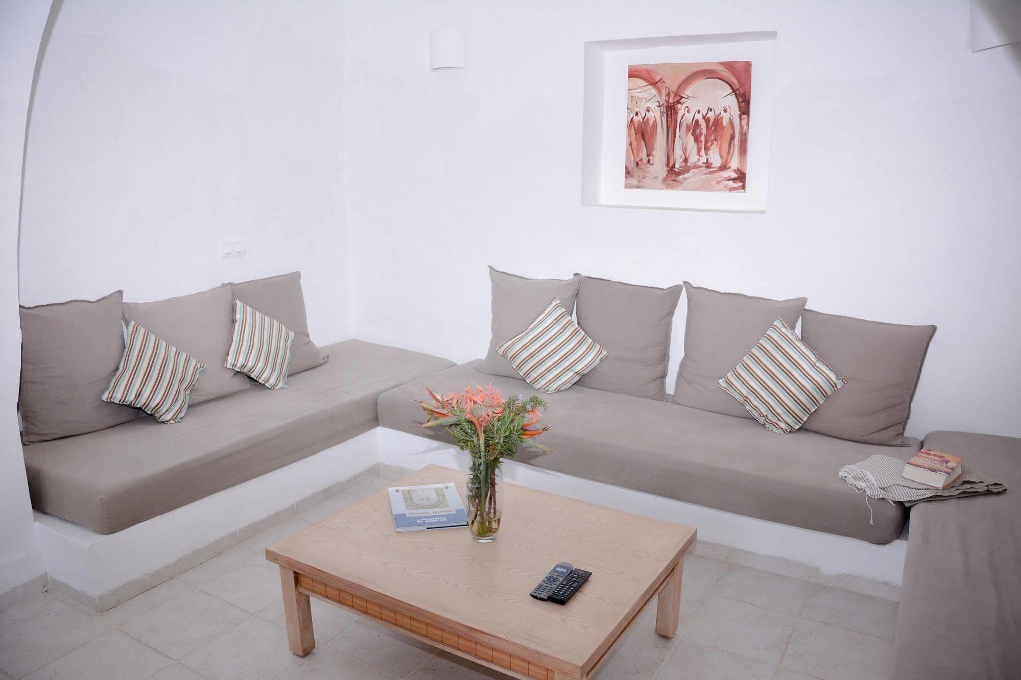 Les Jardins De Toumana Hotel Triffa Bagian luar foto
