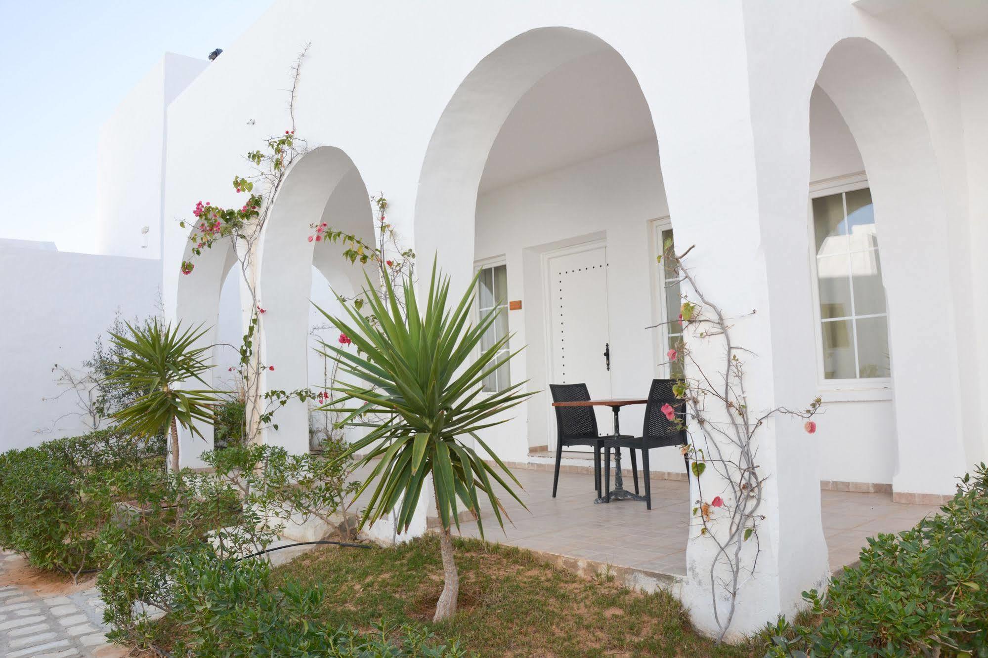 Les Jardins De Toumana Hotel Triffa Bagian luar foto